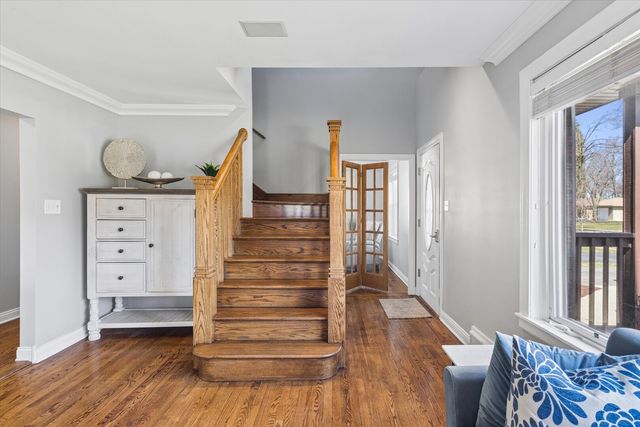 454 S YALE Avenue, Villa Park, IL 60181