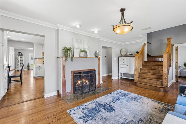 454 S YALE Avenue, Villa Park, IL 60181