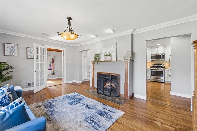 454 S YALE Avenue, Villa Park, IL 60181