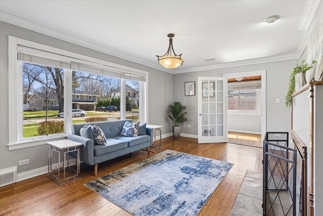 454 S YALE Avenue, Villa Park, IL 60181