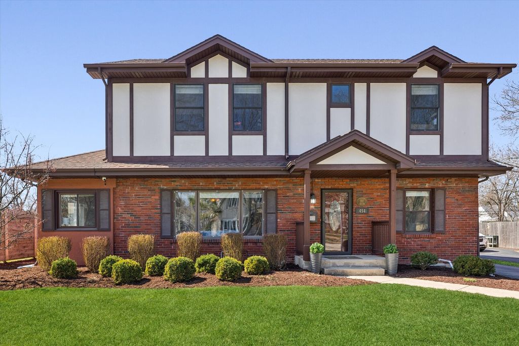 454 S YALE Avenue, Villa Park, IL 60181