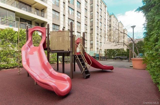 98-34 63rd Drive 7D, Rego Park, NY 11374