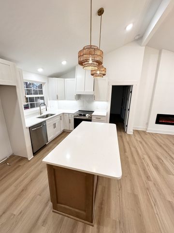 106 Lucinda Ln, Hendersonville, TN 37075