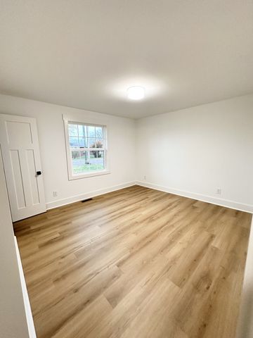 106 Lucinda Ln, Hendersonville, TN 37075