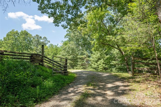 47 Buchanan Lane, Canton, NC 28716