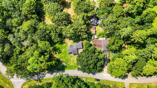 411 Waterfall Drive, Huffman, TX 77336