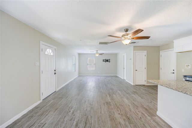 411 Waterfall Drive, Huffman, TX 77336