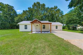 411 Waterfall Drive, Huffman, TX 77336
