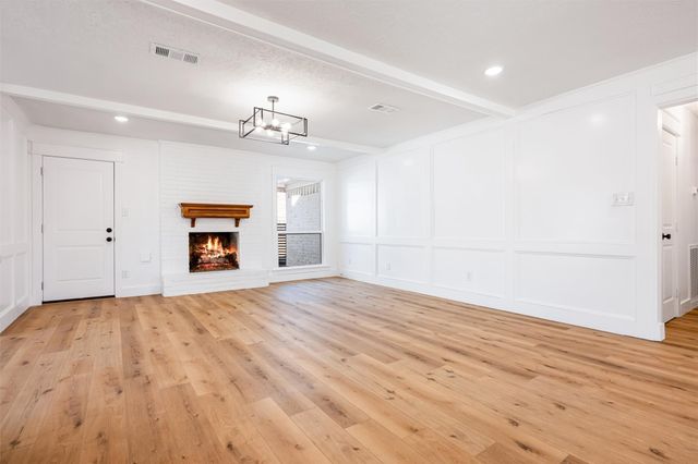 402 W Castle Harbour Drive, Friendswood, TX 77546