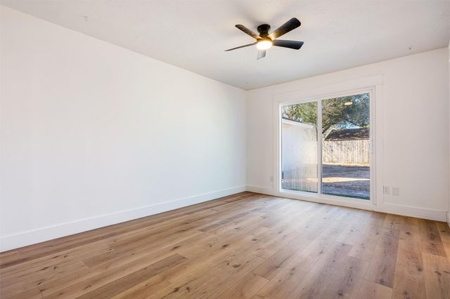 402 W Castle Harbour Drive, Friendswood, TX 77546