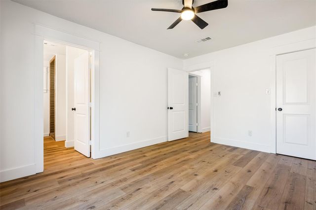 402 W Castle Harbour Drive, Friendswood, TX 77546