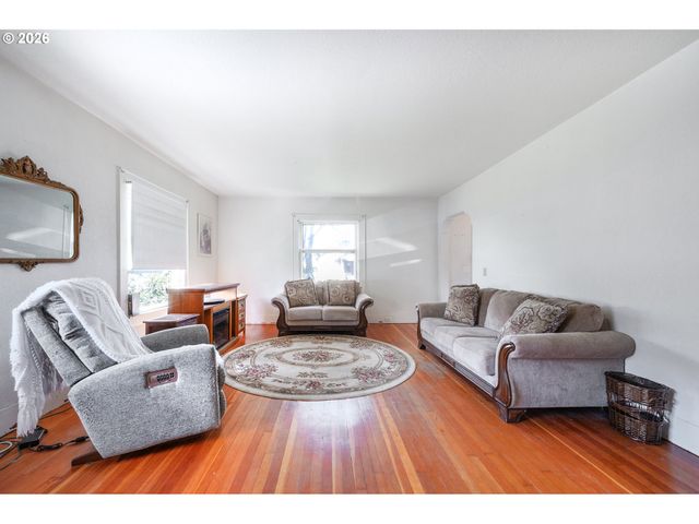 1235 WASHINGTON St Sw, Albany, OR 97321