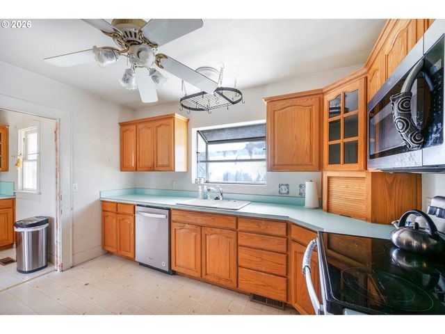 1235 WASHINGTON St Sw, Albany, OR 97321