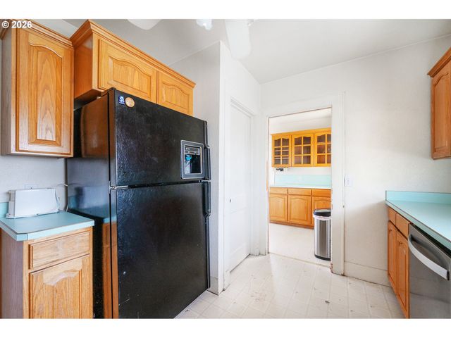 1235 WASHINGTON St Sw, Albany, OR 97321