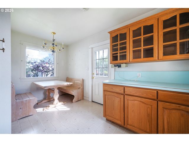 1235 WASHINGTON St Sw, Albany, OR 97321