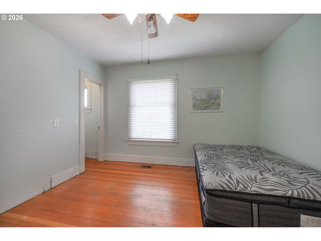 1235 WASHINGTON St Sw, Albany, OR 97321