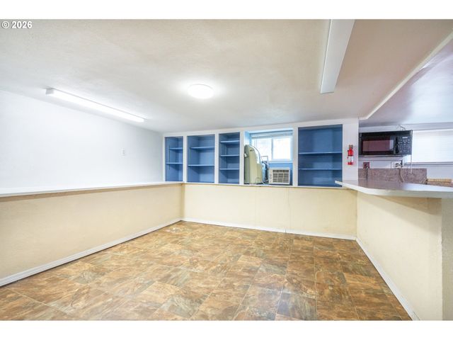1235 WASHINGTON St Sw, Albany, OR 97321
