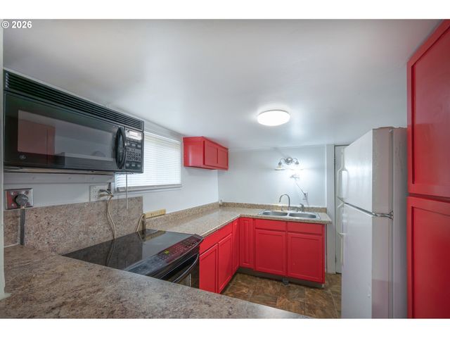 1235 WASHINGTON St Sw, Albany, OR 97321