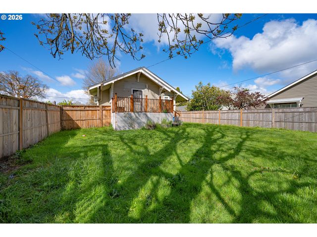 1235 WASHINGTON St Sw, Albany, OR 97321