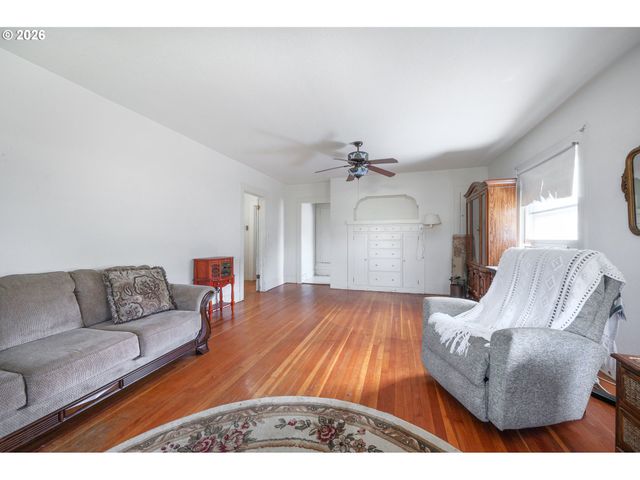 1235 WASHINGTON St Sw, Albany, OR 97321