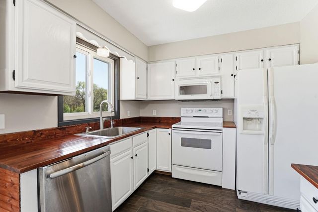 8662 Darlington Avenue NE, Monticello, MN 55362
