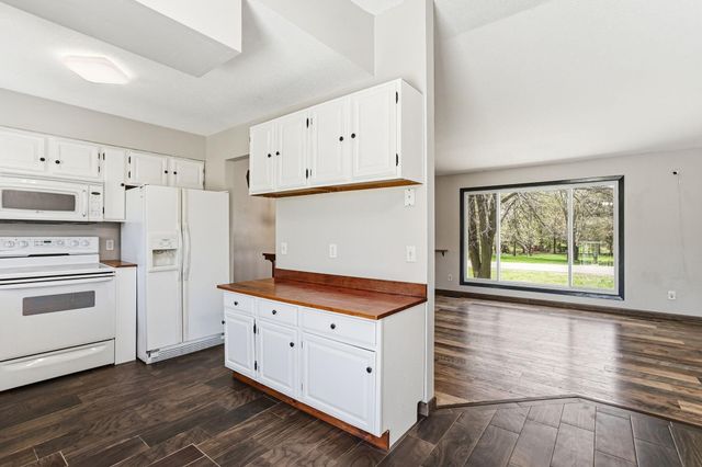 8662 Darlington Avenue NE, Monticello, MN 55362