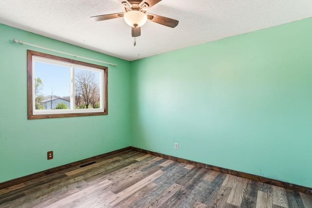 8662 Darlington Avenue NE, Monticello, MN 55362