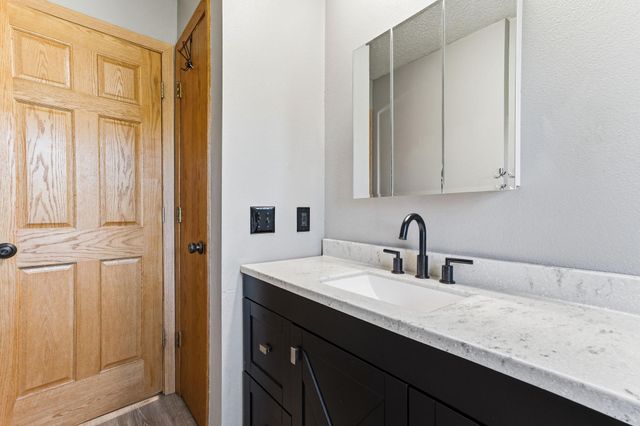 8662 Darlington Avenue NE, Monticello, MN 55362