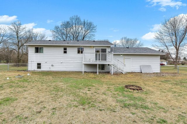 8662 Darlington Avenue NE, Monticello, MN 55362