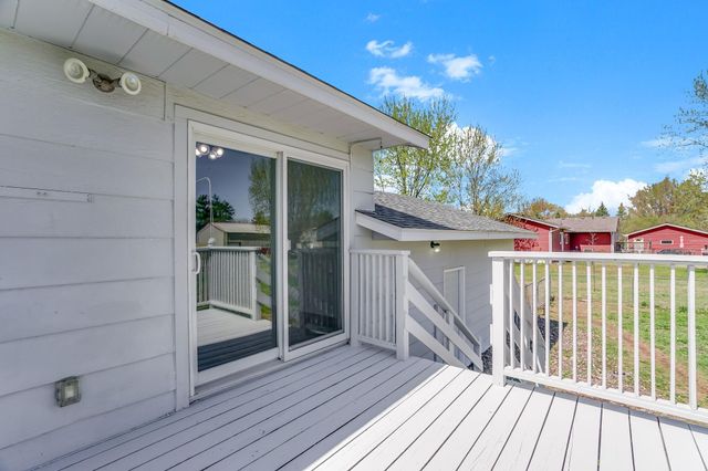 8662 Darlington Avenue NE, Monticello, MN 55362