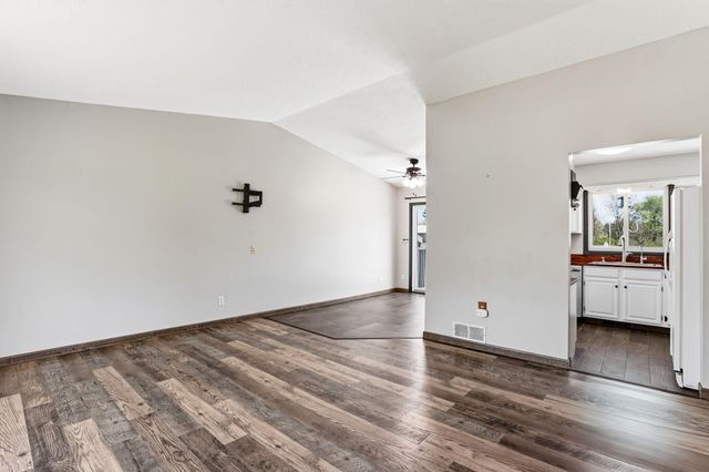 8662 Darlington Avenue NE, Monticello, MN 55362