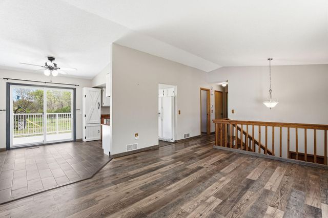 8662 Darlington Avenue NE, Monticello, MN 55362