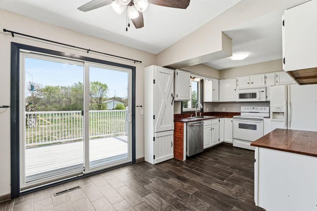 8662 Darlington Avenue NE, Monticello, MN 55362