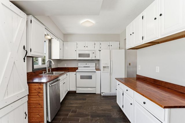 8662 Darlington Avenue NE, Monticello, MN 55362