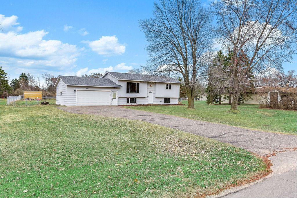 8662 Darlington Avenue NE, Monticello, MN 55362
