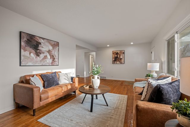 855 OAK PARK Road, Council Bluffs, IA 51503