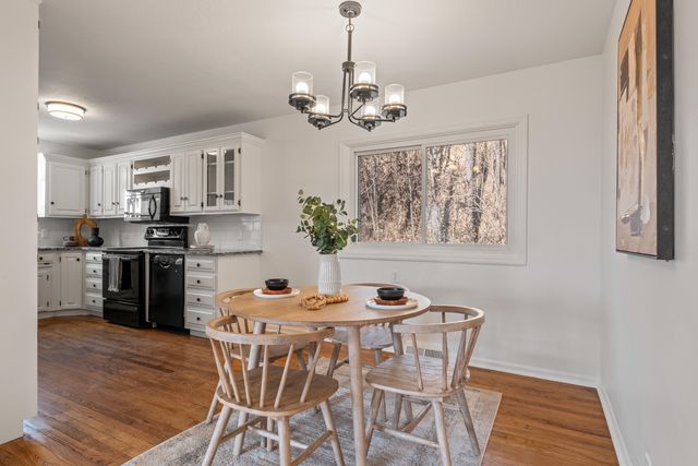 855 OAK PARK Road, Council Bluffs, IA 51503