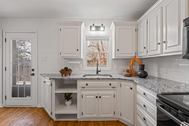 855 OAK PARK Road, Council Bluffs, IA 51503