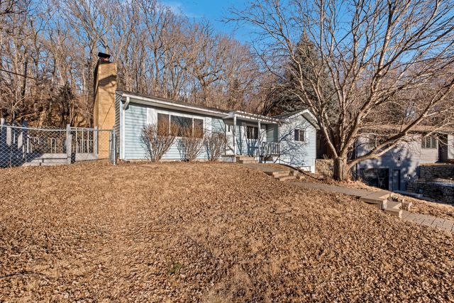 855 OAK PARK Road, Council Bluffs, IA 51503