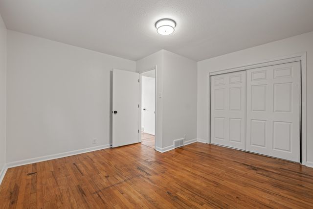 855 OAK PARK Road, Council Bluffs, IA 51503