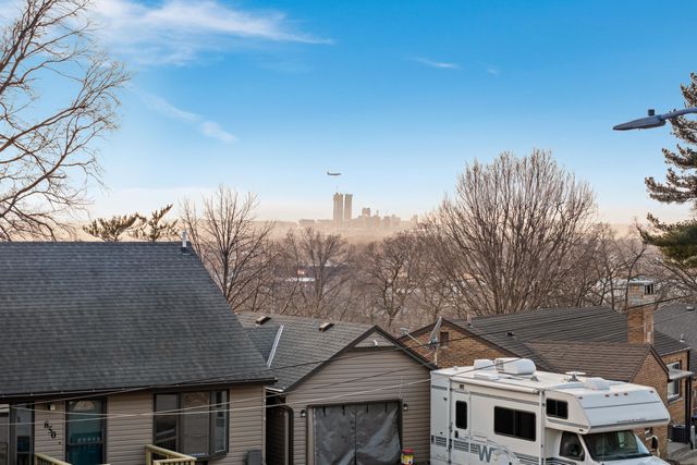 855 OAK PARK Road, Council Bluffs, IA 51503