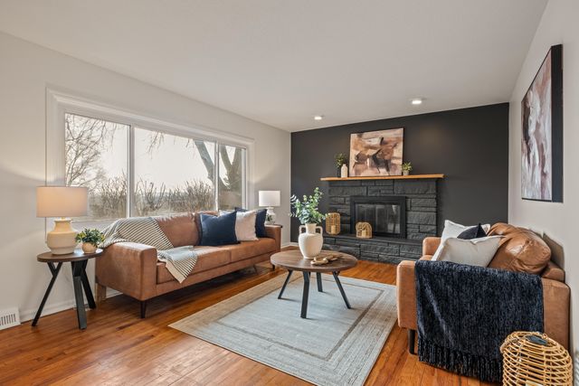 855 OAK PARK Road, Council Bluffs, IA 51503