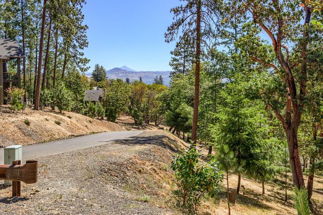 807 Timber Ridge Drive 15, Jacksonville, OR 97530