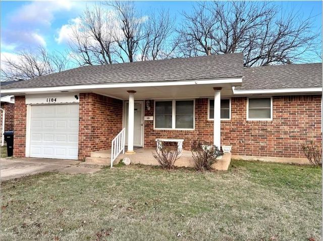 1104 N Gale Avenue, Moore, OK 73160