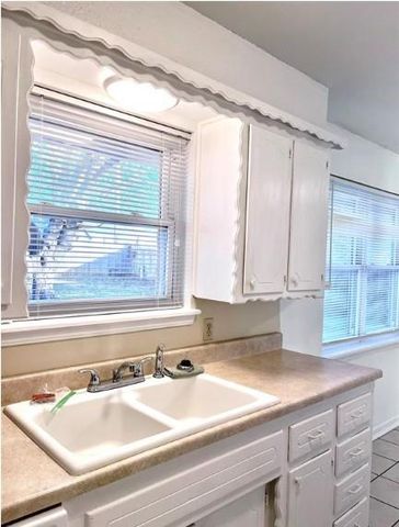 1104 N Gale Avenue, Moore, OK 73160