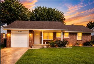 1104 N Gale Avenue, Moore, OK 73160