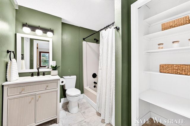 1537 Diamond Avenue, Grand Rapids, MI 49505