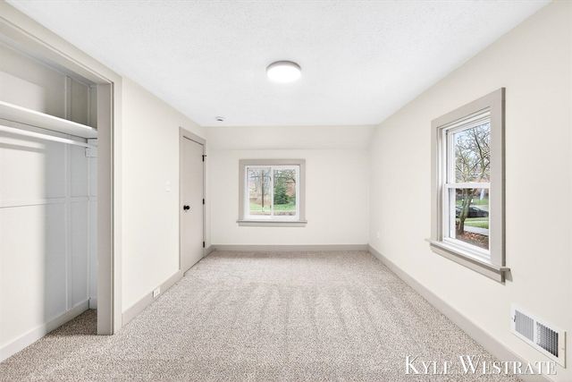 1537 Diamond Avenue, Grand Rapids, MI 49505