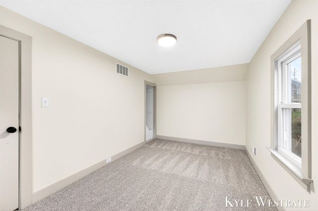 1537 Diamond Avenue, Grand Rapids, MI 49505