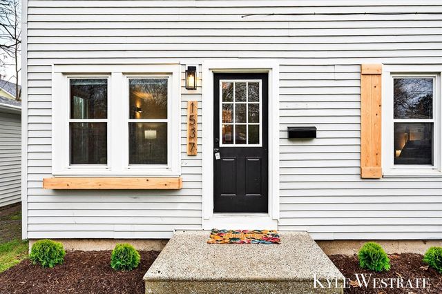 1537 Diamond Avenue, Grand Rapids, MI 49505